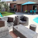 House With Pool Near Nimes , Peaceful Haven Willa