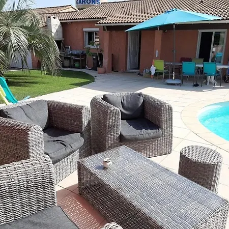 House With Pool Near Nimes , Peaceful Haven Vila
