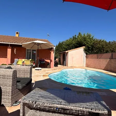 House With Pool Near Nimes , Peaceful Haven Vila