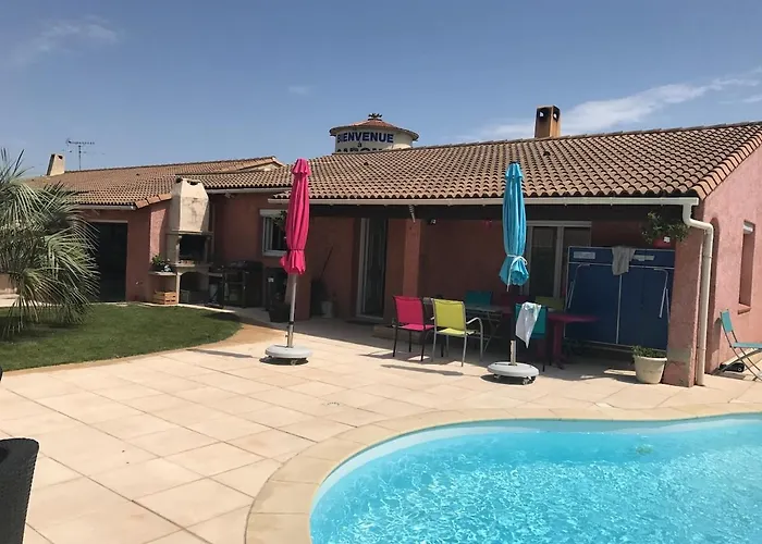 House With Pool Near Nimes , Peaceful Haven Villa Garons