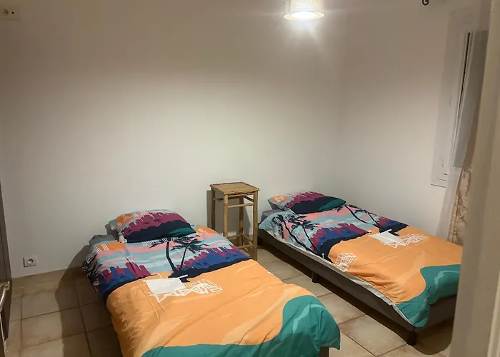 Villa House With Pool Near Nimes , Peaceful Haven Garons